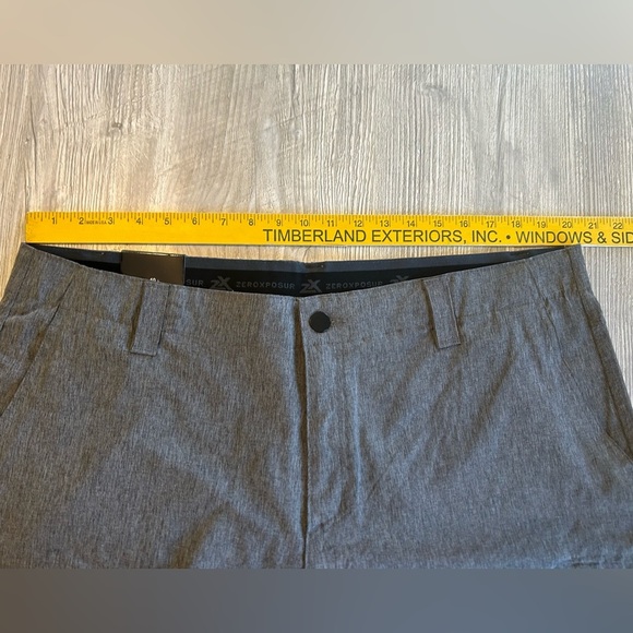 NWT ZeroXposur Sz 40 Slate Gray Stretch Travel Shorts - Flat Front - Zip Pocket - Picture 12 of 15